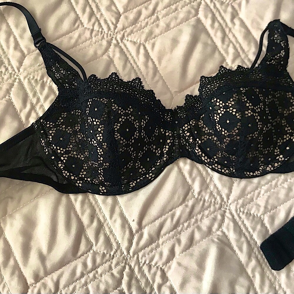 Black lace ‘Adore Me’ Bra. 34A